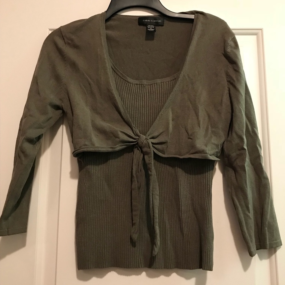 Cute top with tie front